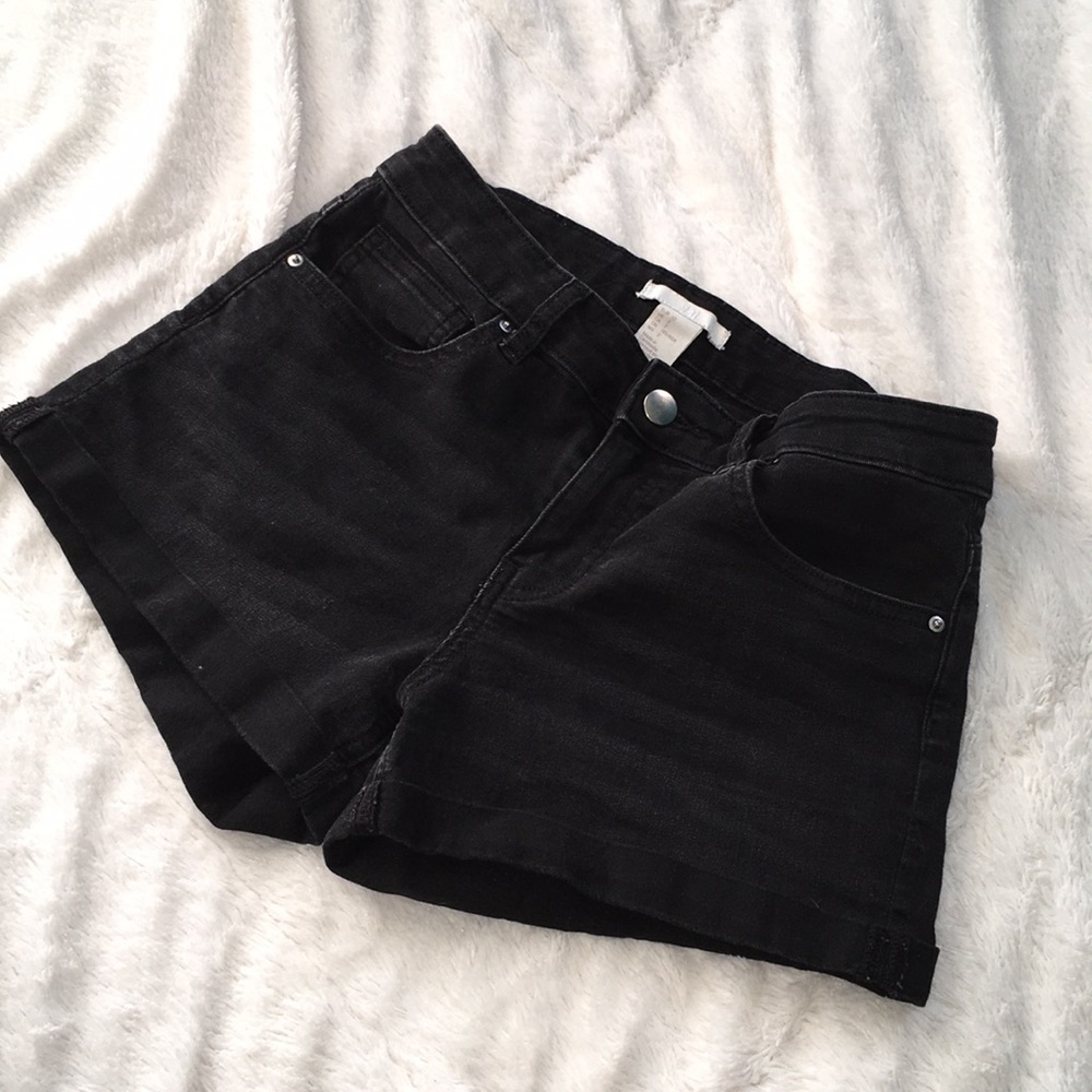 h&m black shorts
